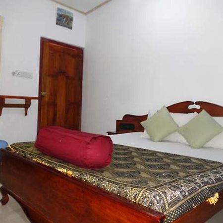 Dutch Bay Beach Cottages Тринкомале Екстериор снимка