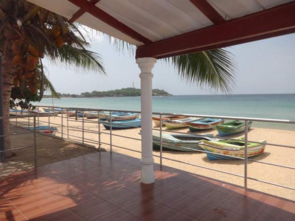 Dutch Bay Beach Cottages Тринкомале Екстериор снимка