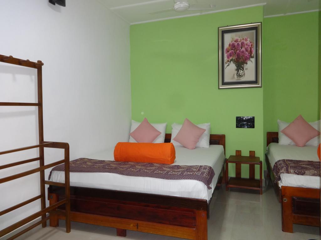 Dutch Bay Beach Cottages Тринкомале Екстериор снимка