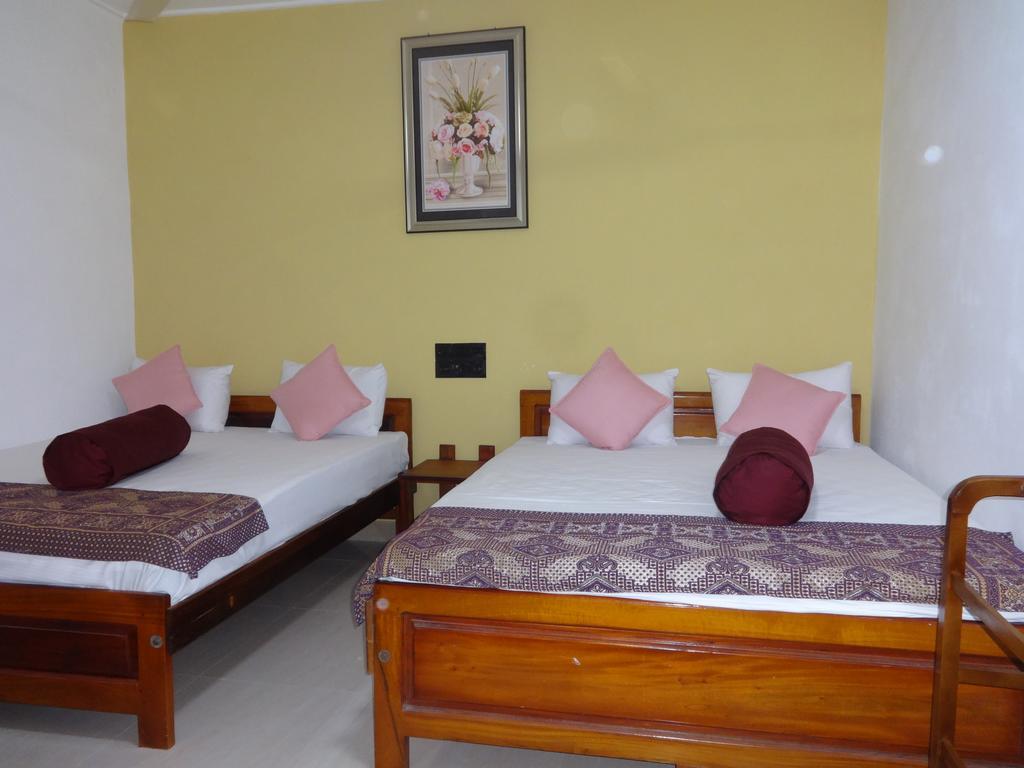 Dutch Bay Beach Cottages Тринкомале Екстериор снимка