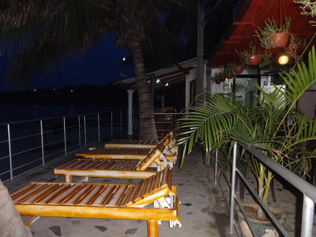 Dutch Bay Beach Cottages Тринкомале Екстериор снимка